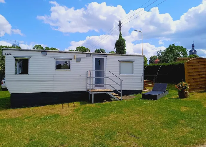 Obok Plazy Camping *