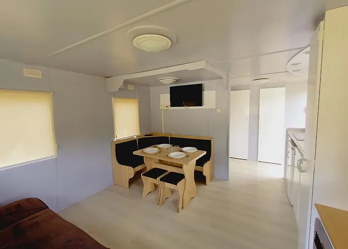 Camping Obok Plazy *